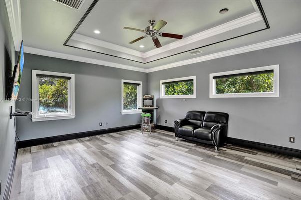 Interior, Recessed Lighting, Wood Texture Flooring