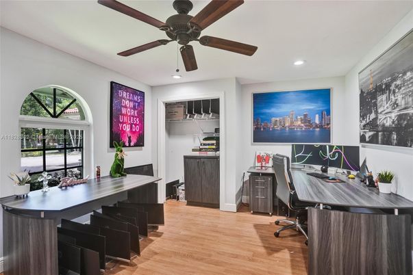 Home Office, Interior, Recessed Lighting, Wood Texture Flooring