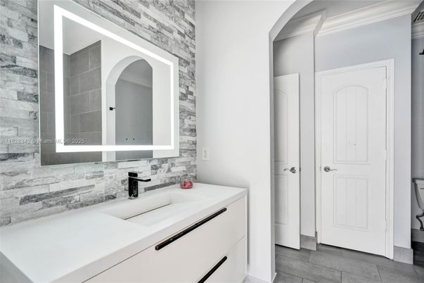 Bathroom, Interior