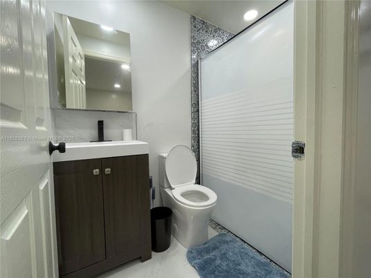 Bathroom, Interior, Recessed Lighting