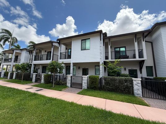 Backyard, Exterior, Facade, Rowhouse