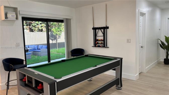 Billiard Table, Game Room, Interior, Wood Texture Flooring