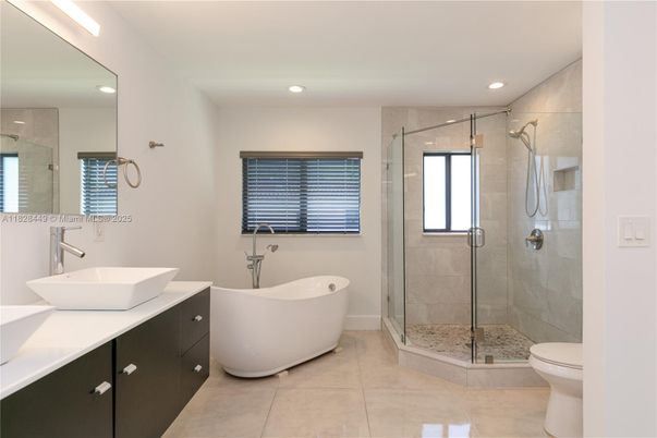 Bathroom, Dual Sink Vanities, Free Standing Baths, Glass Shower, Interior, Recessed Lighting