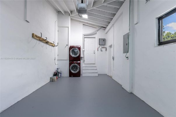 Interior, Washer