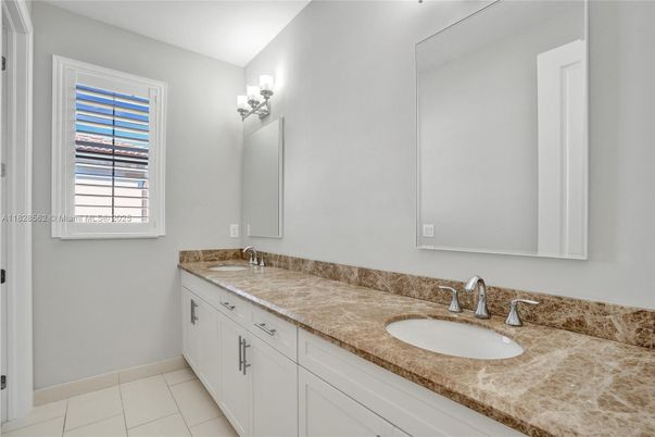 Bathroom, Dual Sink Vanities, Interior