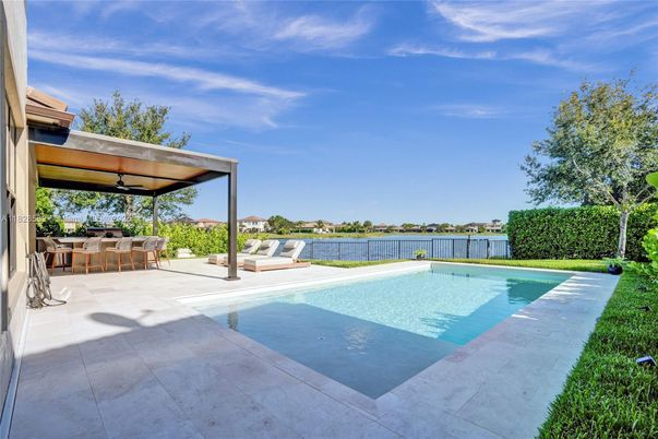 Exterior, Pool, Water