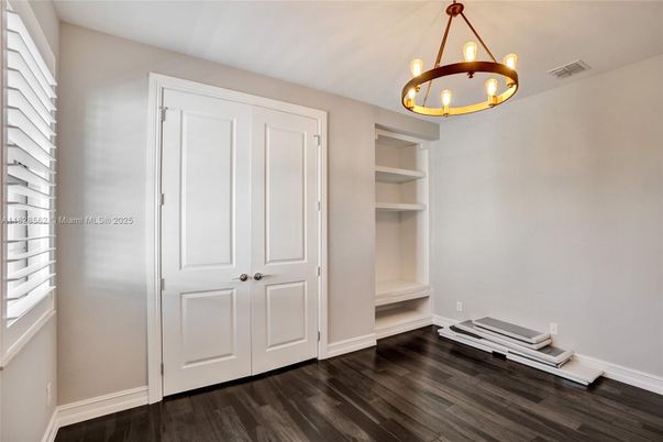 Chandelier, Interior, Wood Texture Flooring