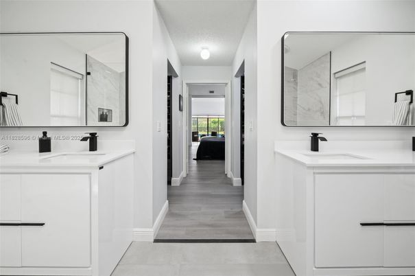 Bathroom, Dual Sink Vanities, Interior