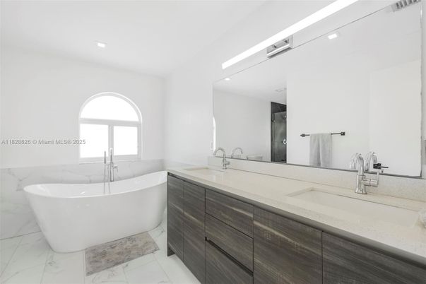 Bathroom, Dual Sink Vanities, Free Standing Baths, Interior, Marble, Recessed Lighting