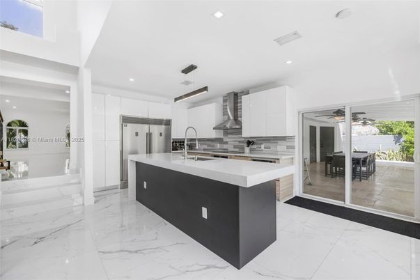 Dining room, Interior, Kitchen, Marble, Pendant Lights, Recessed Lighting, Stainless Steel Appliances