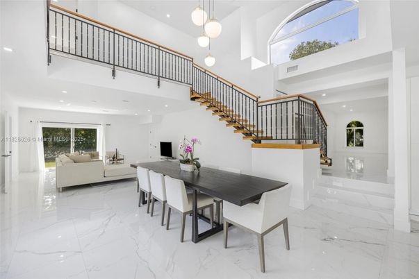 Dining room, Interior, Living room, Marble, Pendant Lights, Recessed Lighting