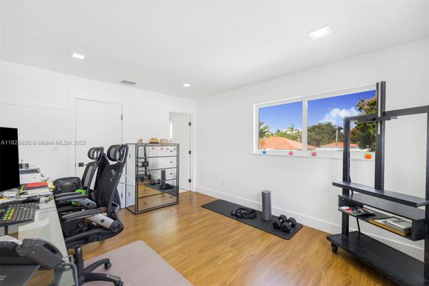 Fitness Equipment, Home Office, Interior, Recessed Lighting, Wood Texture Flooring