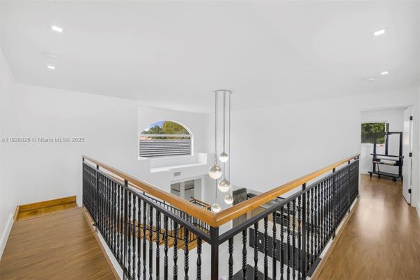 Interior, Pendant Lights, Recessed Lighting, Wood Texture Flooring