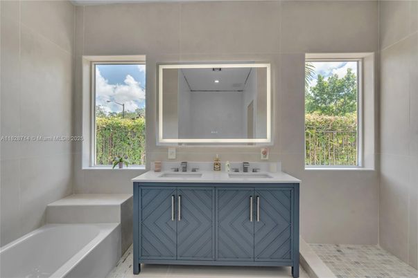 Bathroom, Dual Sink Vanities, Interior