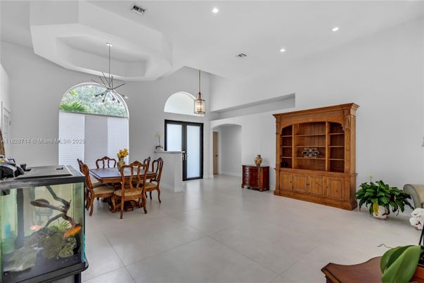 Dining room, Interior, Pendant Lights, Recessed Lighting
