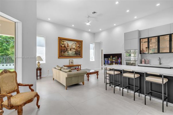 Interior, Kitchen, Living room, Recessed Lighting, Stainless Steel Appliances