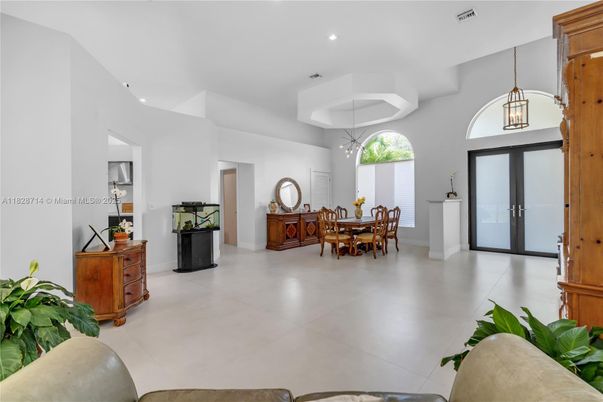 Dining room, Interior, Pendant Lights, Recessed Lighting