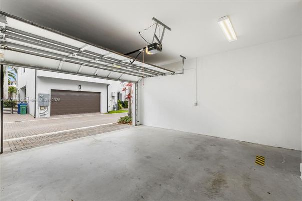 Garage, Interior