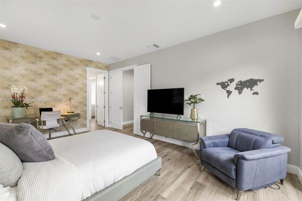 Bedroom, Home Office, Interior, Recessed Lighting, Wood Texture Flooring