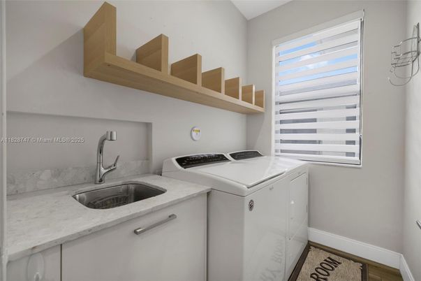 Interior, Washer