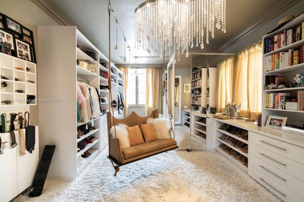 Chandelier, Interior, Walk-in Closets