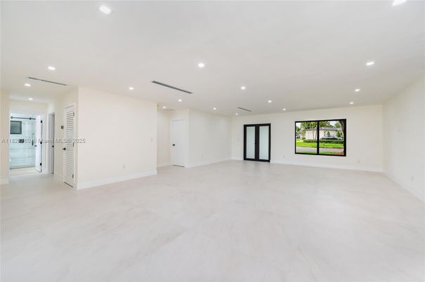 Empty room, Interior, Recessed Lighting