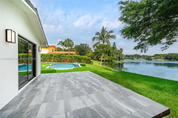 Exterior, Pool, Water