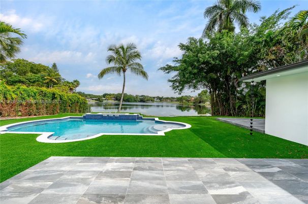 Exterior, Pool, Water
