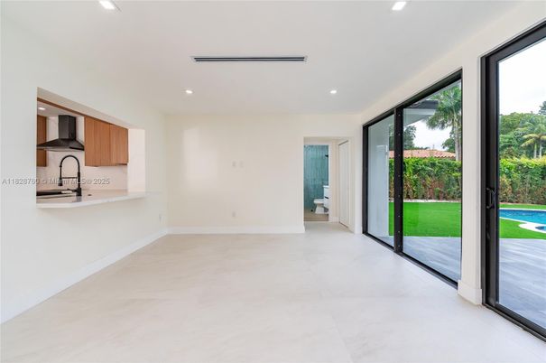 Empty room, Interior, Kitchen, Recessed Lighting