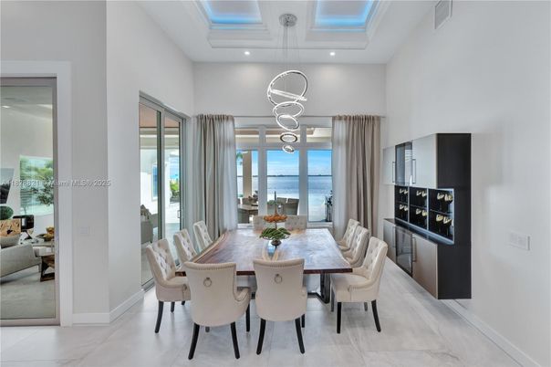Dining room, Interior, Pendant Lights, Recessed Lighting, Water
