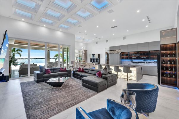 Interior, Kitchen, Living room, Pendant Lights, Recessed Lighting, Water