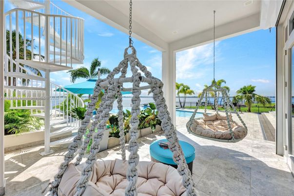 Exterior, Pendant Lights, Pool, Water