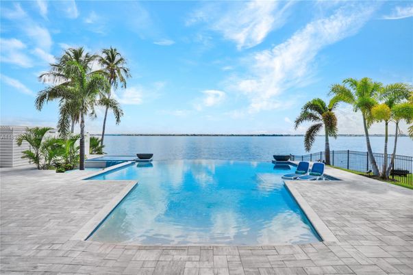 Exterior, Pool, Water