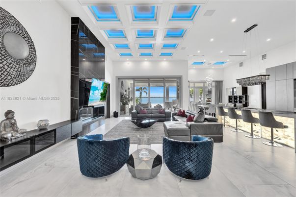 Interior, Kitchen, Living room, Pendant Lights, Recessed Lighting, Water