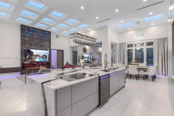Chandelier, Dining room, Interior, Kitchen, Pendant Lights, Recessed Lighting