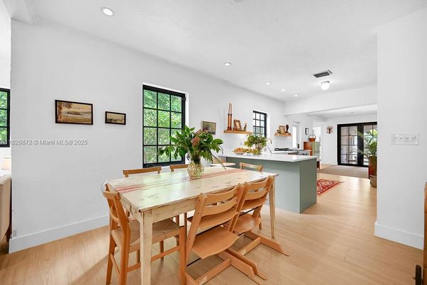 Dining room, Interior, Kitchen, Recessed Lighting, Wood Texture Flooring