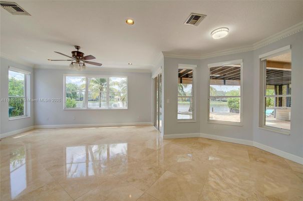Empty room, Interior, Recessed Lighting