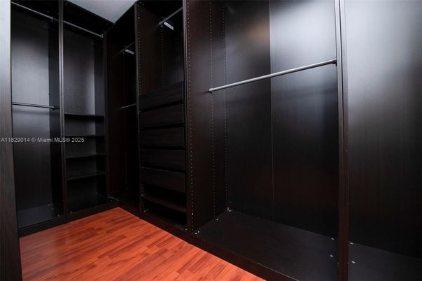 Interior, Walk-in Closets, Wood Texture Flooring
