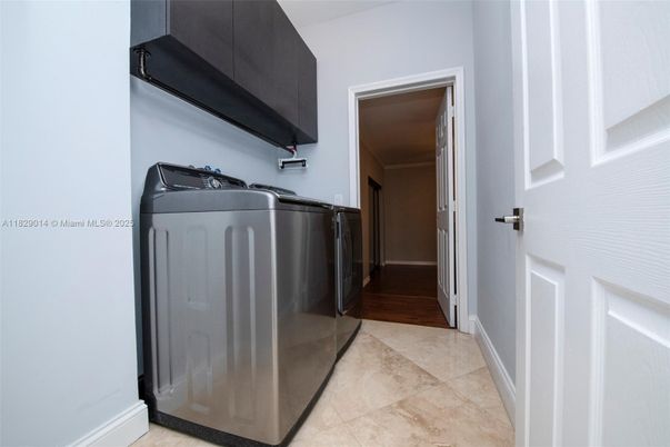 Interior, Washer