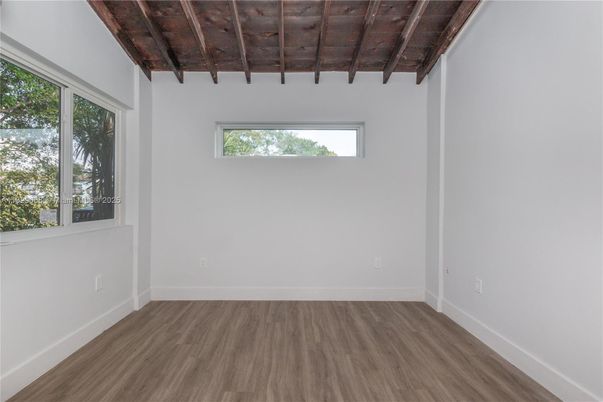 Empty room, Interior, Wooden Beams, Wooden Ceilings, Wood Texture Flooring