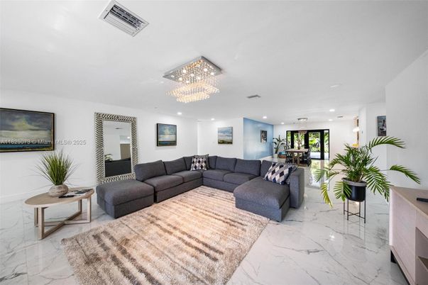 Chandelier, Dining room, Interior, Living room, Marble, Recessed Lighting