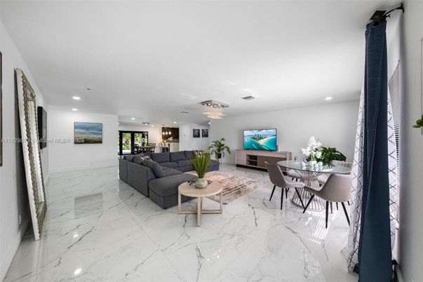 Chandelier, Dining room, Interior, Living room, Marble, Recessed Lighting