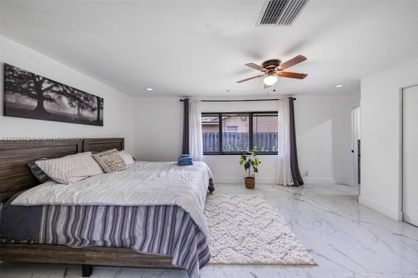 Bedroom, Interior, Marble, Recessed Lighting