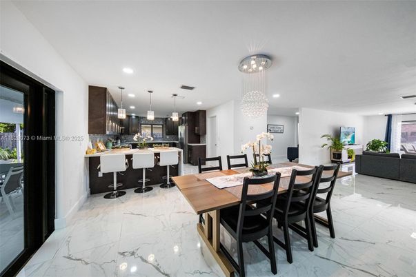 Dining room, Interior, Kitchen, Marble, Pendant Lights, Recessed Lighting