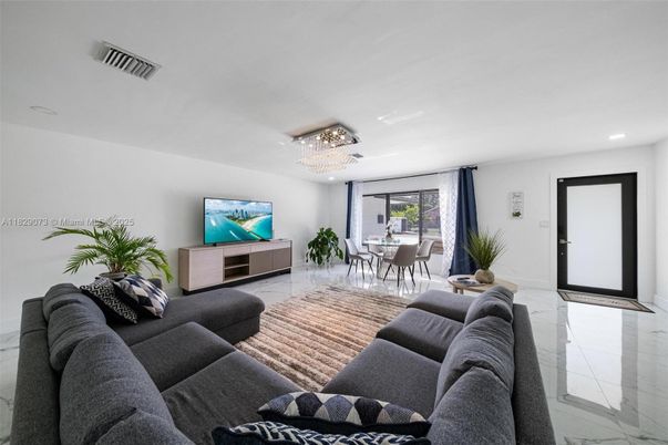 Dining room, Interior, Living room, Marble, Recessed Lighting