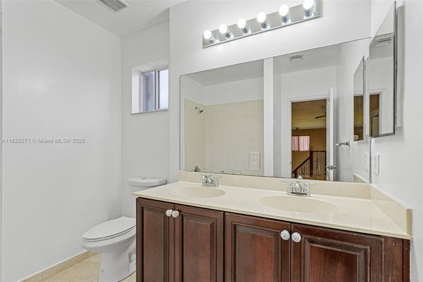 Bathroom, Dual Sink Vanities, Interior