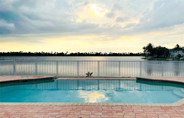 Exterior, Pool, Water