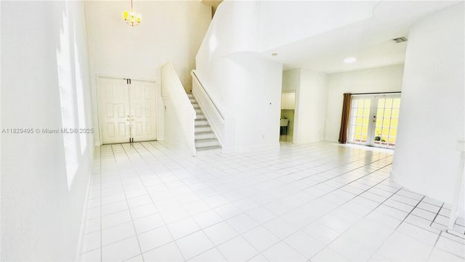 Chandelier, Empty room, Interior, Recessed Lighting