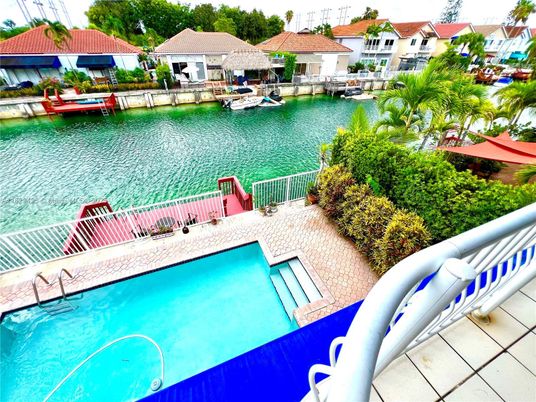 Exterior, Pool, Water