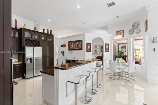 Dining room, Interior, Kitchen, Pendant Lights, Recessed Lighting, Stainless Steel Appliances